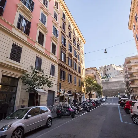 House Vaticano Apartman *